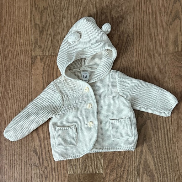 BabyGap cotton hooded sweater size 3-6 months - Picture 1 of 3